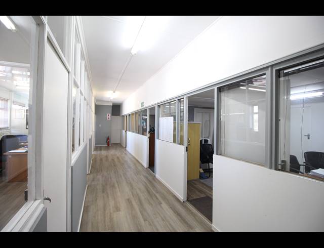 3,400M² WAREHOUSE FOR SALE IN BRAELYN
